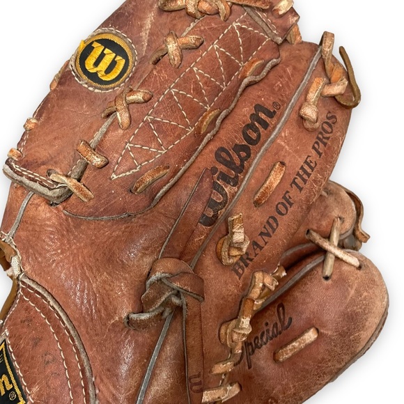 Wilson A2371 Leather Baseball Glove - Picture 2 of 6